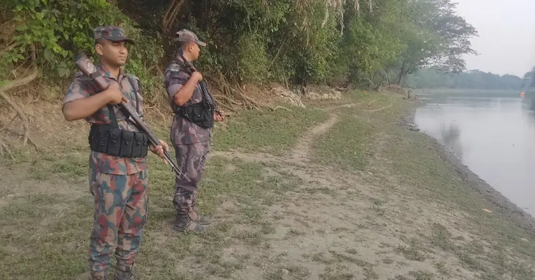 সাতক্ষীরা সীমান্তে টহল জোরদার করেছে বর্ডার গার্ড বাংলাদেশ